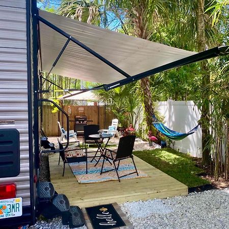 Rv Camper Paradise On The Wheels In Clearwater Beaches Largo Exterior photo