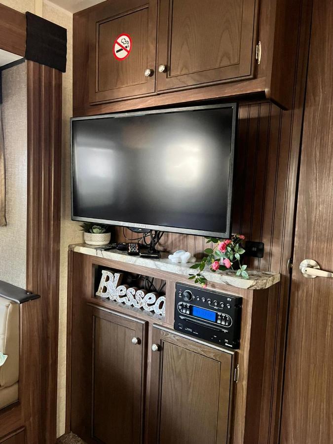 Rv Camper Paradise On The Wheels In Clearwater Beaches Largo Exterior photo