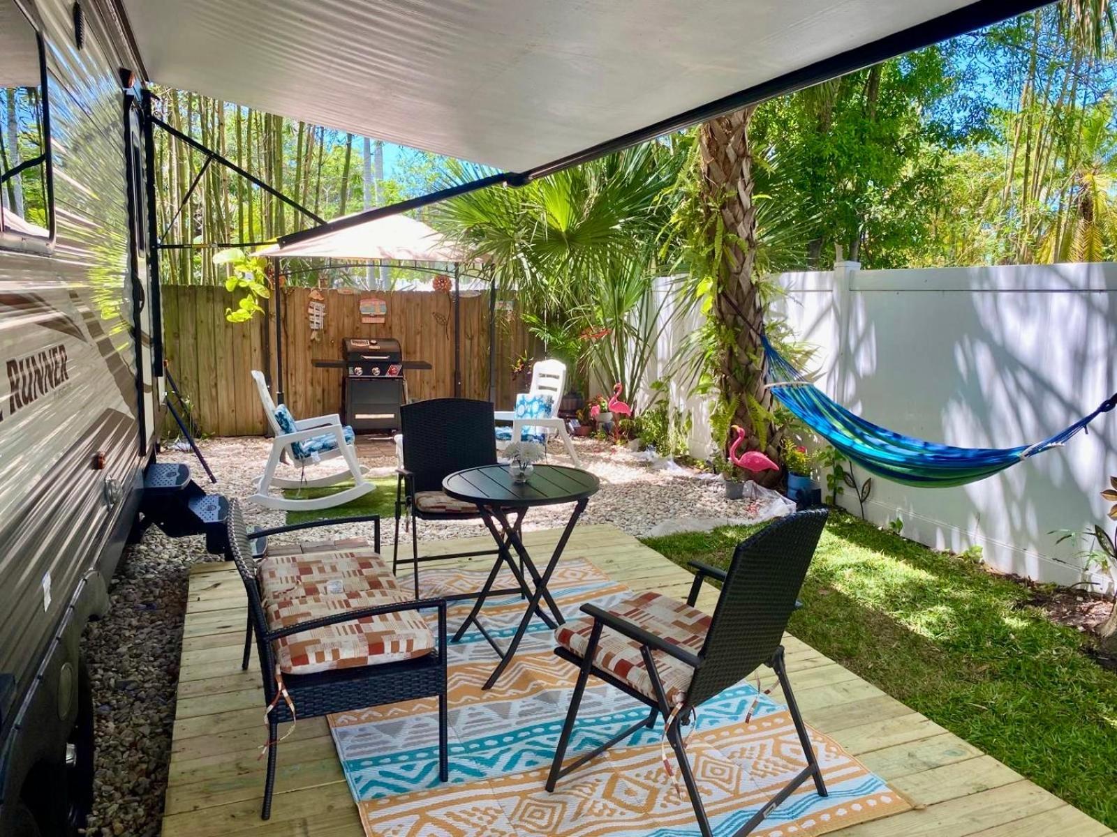 Rv Camper Paradise On The Wheels In Clearwater Beaches Largo Exterior photo