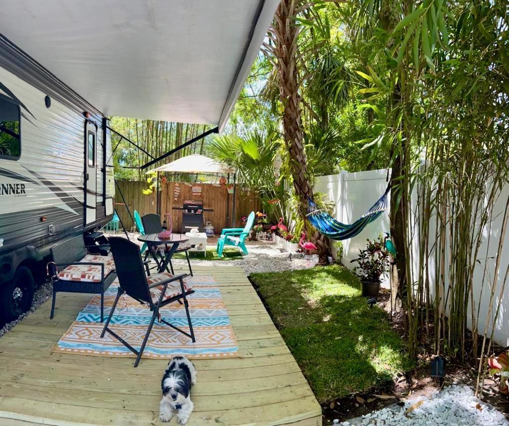 Rv Camper Paradise On The Wheels In Clearwater Beaches Largo Exterior photo